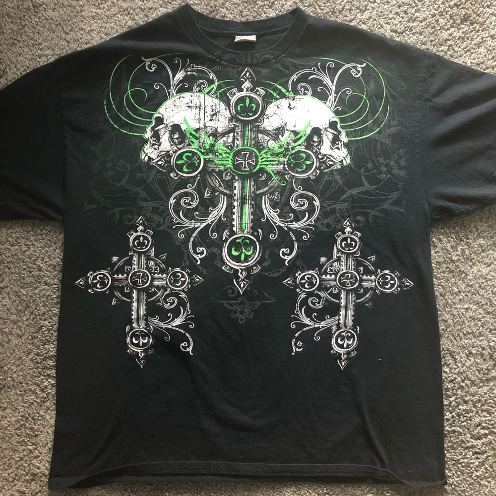 Affliction/ Tapout style skull tee
